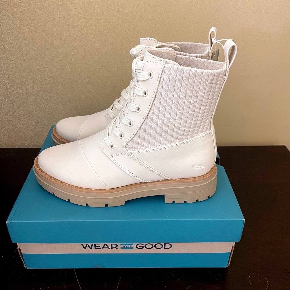 Toms Ionie‎ Women Light Sand Nubuck PU Lace Up Lug Sole Boots 10020343 Size 6.5